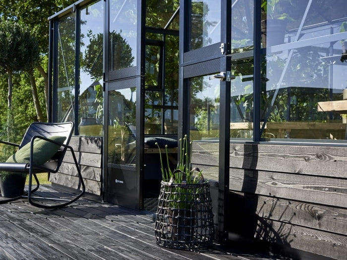 Juliana Gewächshaus Grand Oase 13 qm, Anthrazit pulverbeschichtet, 3mm Sicherheitsglas - für Mauer