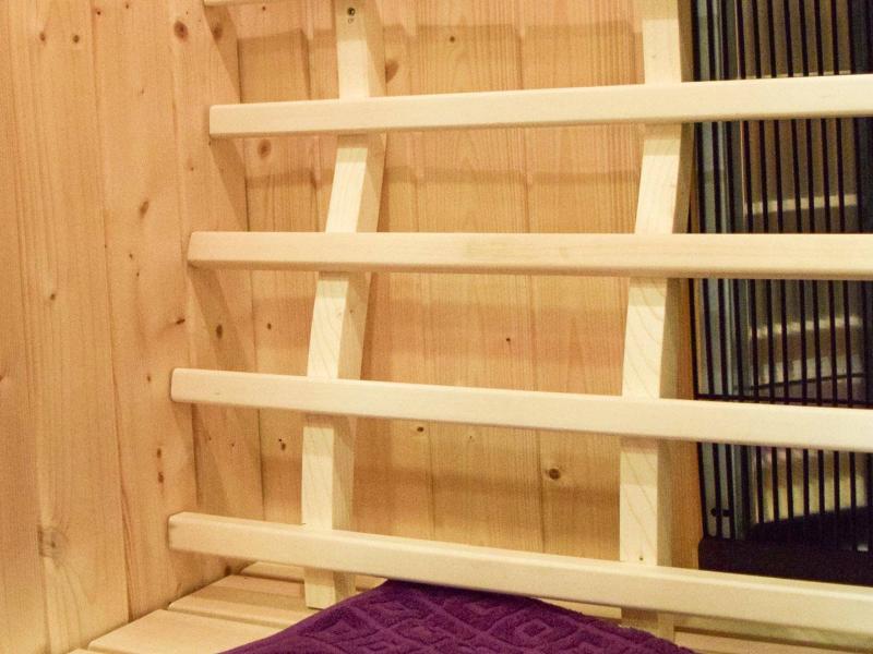 Weka Infrarotkabine Mila 2, anthrazit, mit Keramikstrahler, inkl. Saunahandtuch, Peelingsalz und Hon