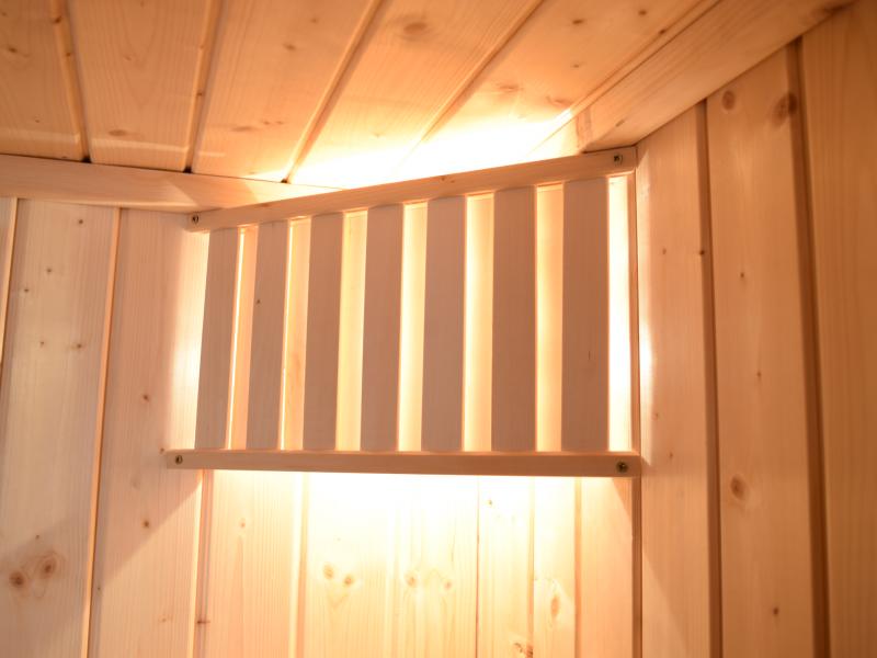 Weka Massivholzsauna Valida 3 GTF Sparset inkl. 9 kW Kompakt-Ofenset und Sauna-Leuchtenset