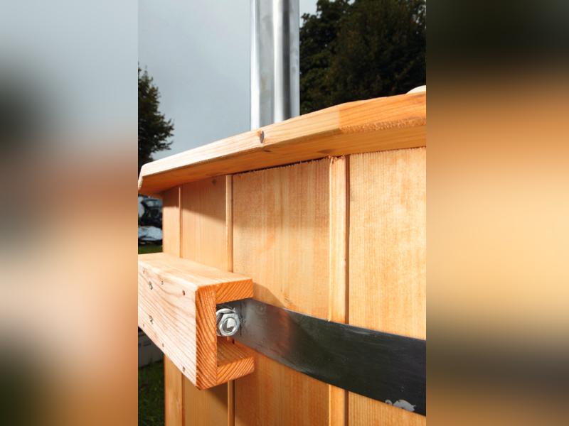 Wolff Finnhaus Badebottich Hot Tub de luxe Eiche mit grauem GFK-Einsatz, integriertem Außenofen