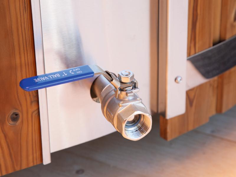 Wolff Finnhaus Badebottich Typ 2, grauer Einsatz, Anstrich Anthrazit, integrierter Edelstahlofen, in