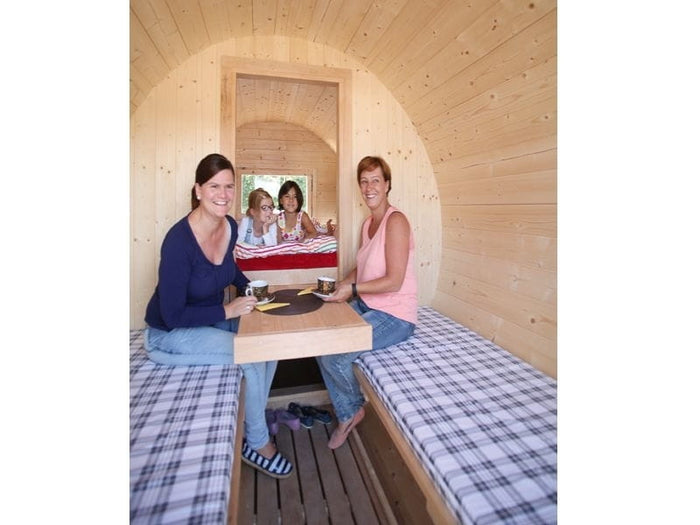 Wolff Finnhaus Campingfass 480, 2-Raum montiert mit schwarzen Dachschindeln