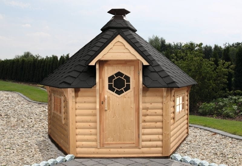 Wolff Finnhaus Grillkota 9 de luxe inkl. schwarzen Dachschindeln und Grillanlage