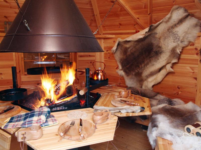 Wolff Finnhaus Grillkota 9 de luxe mit Anbau inkl. rot-schwarzen Dachschindeln