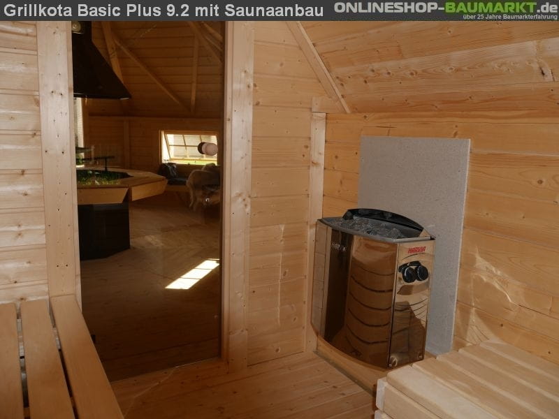 Wolff Finnhaus Grillkota 9 de Luxe mit Saunaanbau und schwarzen Schindeln