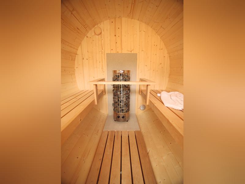 Wolff Finnhaus Saunafass 250 montiert