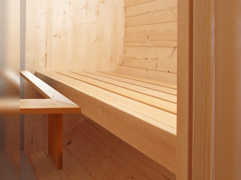 Wolff Finnhaus Saunafass Basic 230 montiert DS schwarz Anstrich Hellgrau