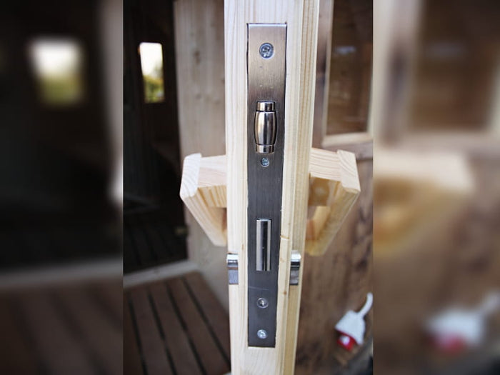 Wolff Finnhaus Saunafass Basic 280 montiert DS schwarz Anstrich Hellgrau