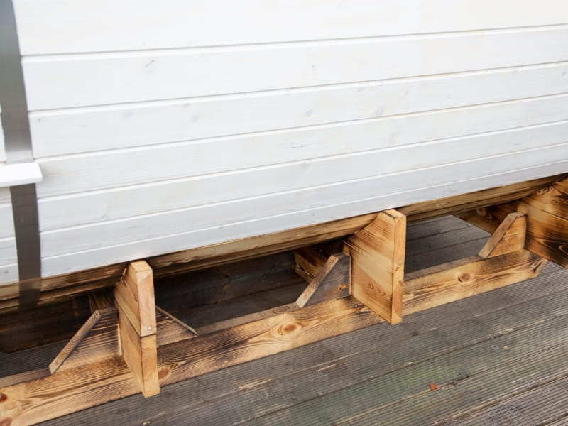 Wolff Finnhaus Saunafass Svenja 1 Premium Bausatz mit schwarzen Dachschindeln