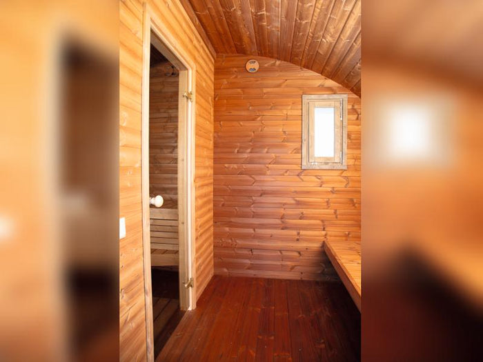 Wolff Finnhaus Saunahaus Steen Thermoholz als Bausatz mit schwarzen Dachschindeln