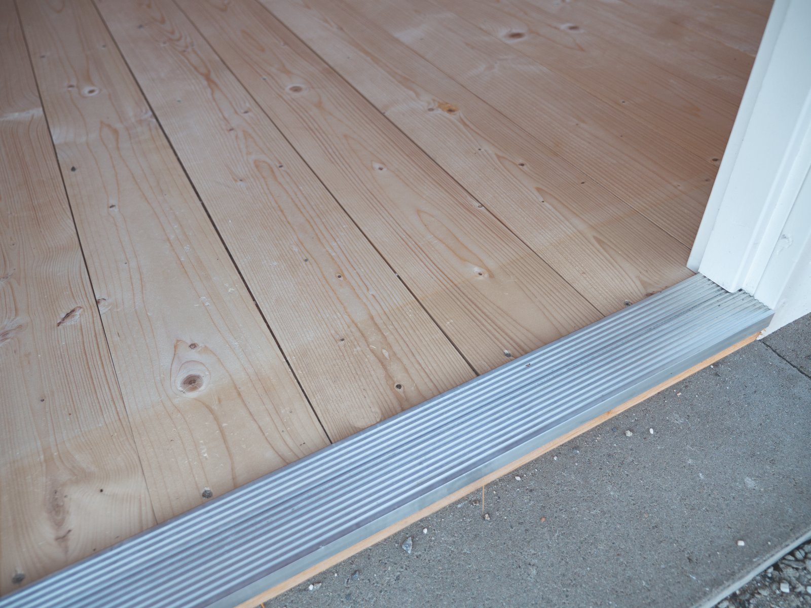 612060_10.BMP