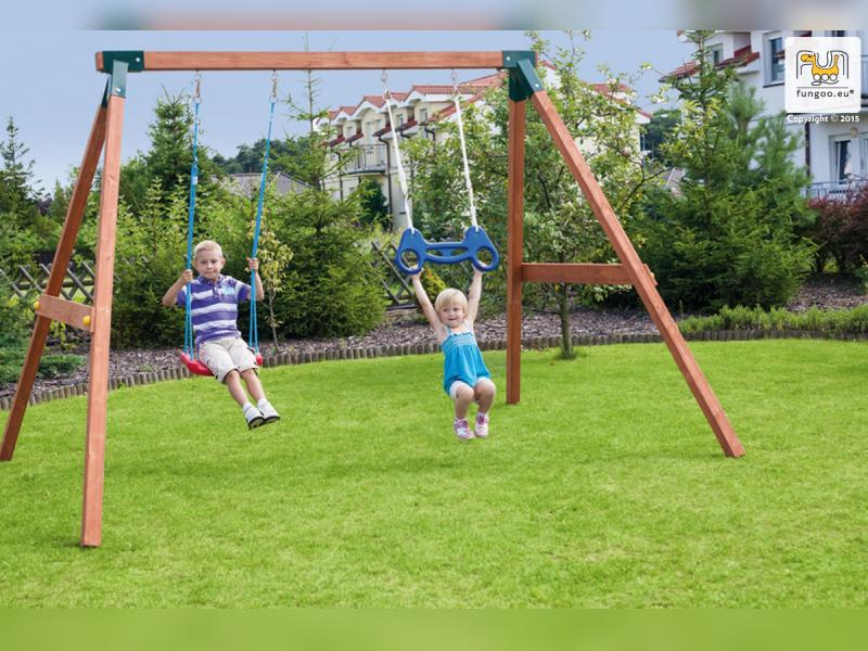 FUNGOO SWING FLY 2.0 (Schaukelgestell mit roter Schaukelsitz und grüner Schaukelsitz) / NADELHOLZ te