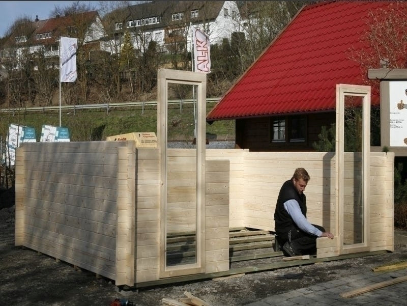Montage WPC Gartenhaus Linia 5628 mit Anbaudach Rechts, Rückwand, inkl. Dachrinnenset