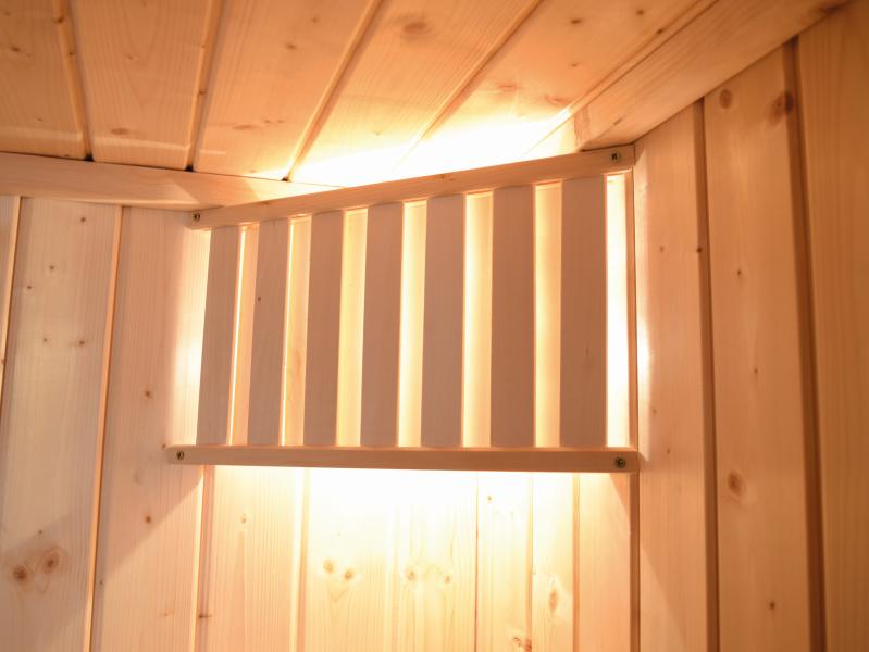 Weka Design-Sauna CUBILIS Gr. 3 Sparset mit 9 kW Ofen Kompakt integr. Steuerung, inkl. Leuchtenset, 
